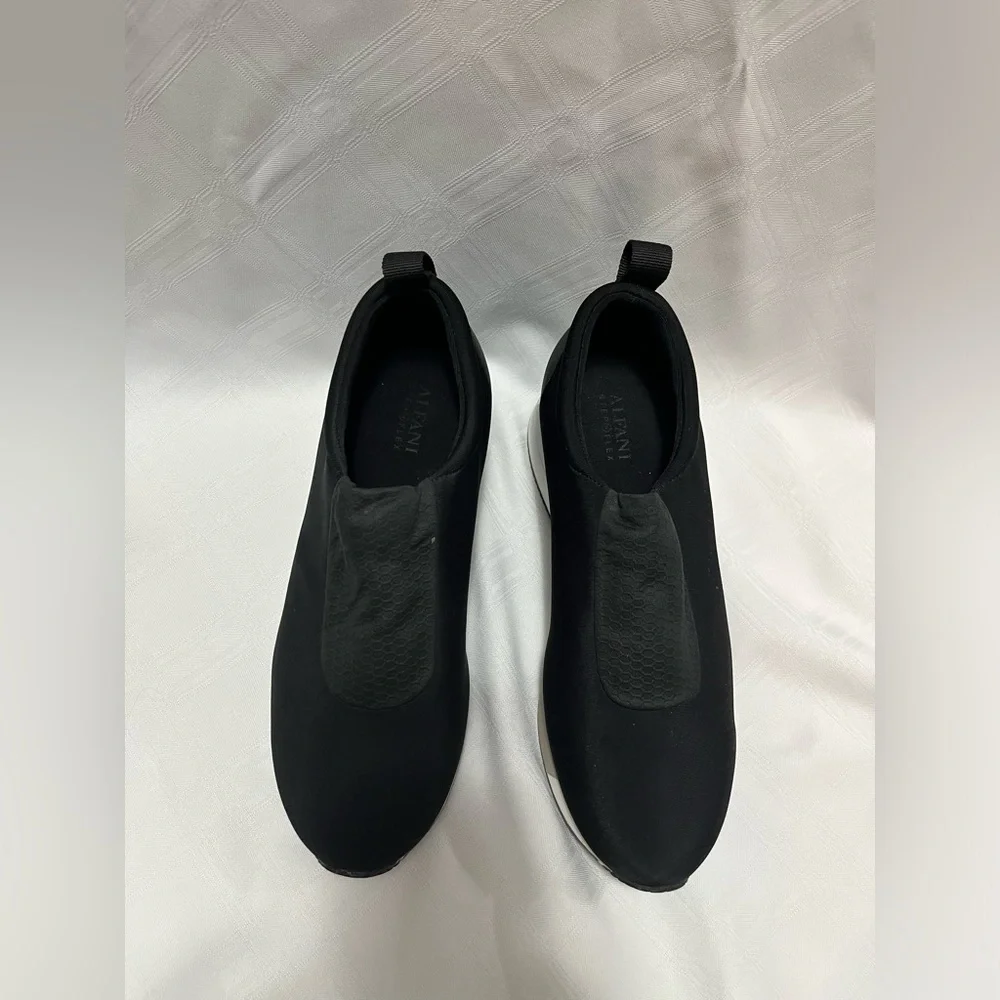 9.5 Alfani Walking Shoe - Picture 4 of 9